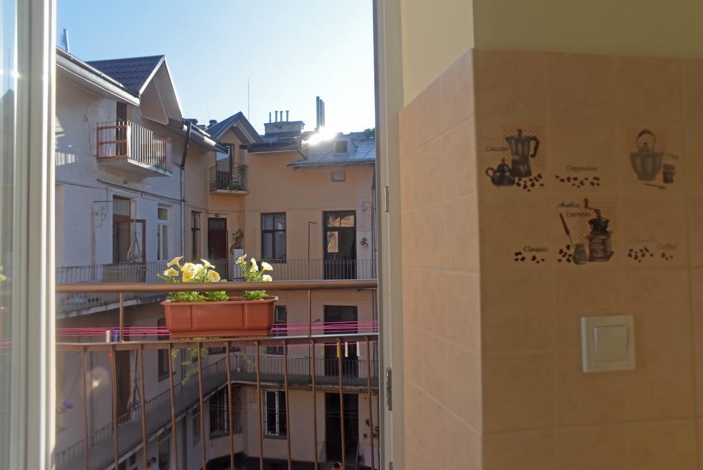 Apartment On Voloshyna Λβιβ Εξωτερικό φωτογραφία