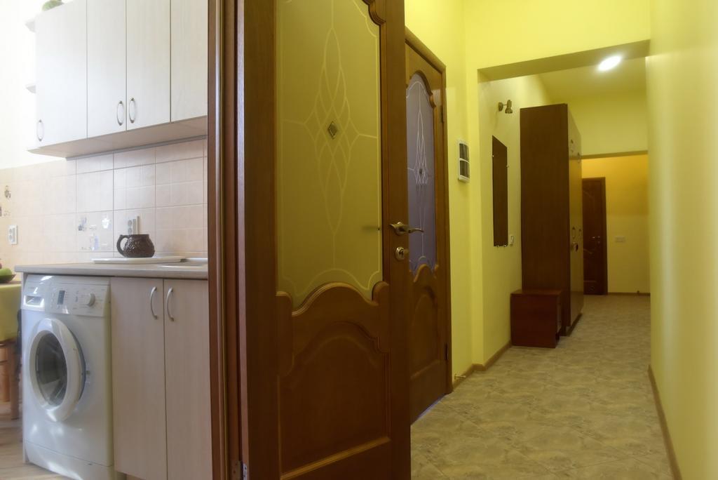 Apartment On Voloshyna Λβιβ Εξωτερικό φωτογραφία